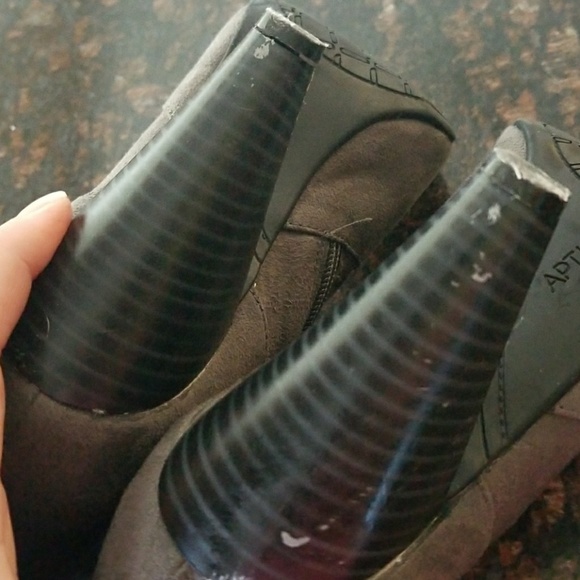 Boots - Picture 5 of 7